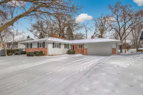 257 14th Ave NW, New Brighton, MN 55112