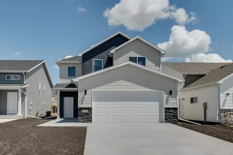 6726 Belding Dr S, Fargo, ND 58104