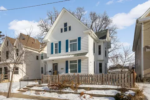 2714 Girard Ave N, Minneapolis, MN 55411