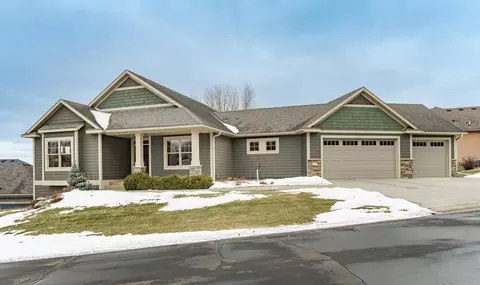 2177 Granite Cir NW, Rochester, MN 55901