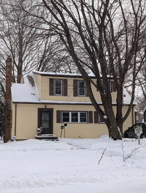 956 Bidwell St, West Saint Paul, MN 55118