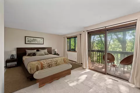 2671 Sumac Rdg, White Bear Lake, MN 55110