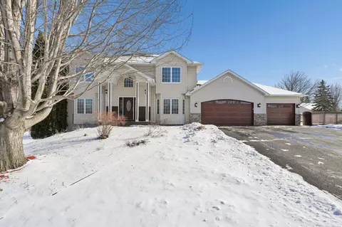 17452 Hibiscus Ave, Lakeville, MN 55044