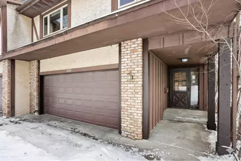 2767 21st St NW, New Brighton, MN 55112