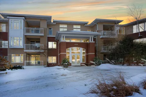 408 Parkers Lake Rd #107, Wayzata, MN 55391
