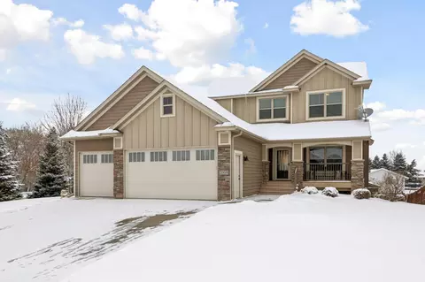 2009 Red Oak Ln, Lino Lakes, MN 55038