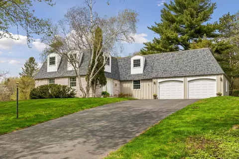 15074 Highland Trl, Minnetonka, MN 55345