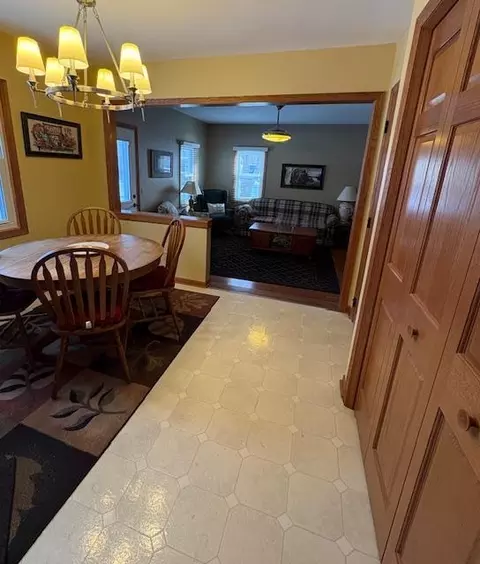 Dining - 407 Eichelberger Ave, Montevideo, MN 56265 photo 1 of 2