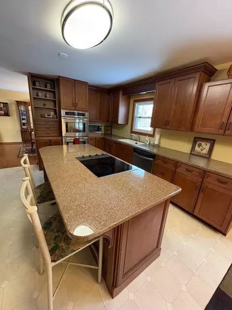 Kitchen - 407 Eichelberger Ave, Montevideo, MN 56265 photo 2 of 7