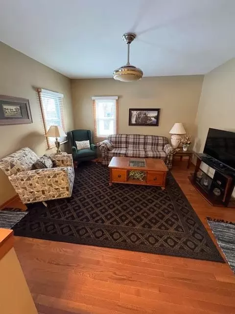 Living - 407 Eichelberger Ave, Montevideo, MN 56265 photo 4 of 4