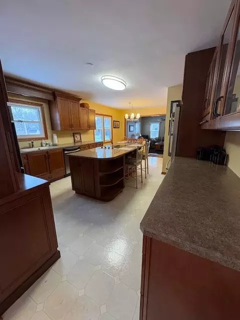 Kitchen - 407 Eichelberger Ave, Montevideo, MN 56265 photo 1 of 7