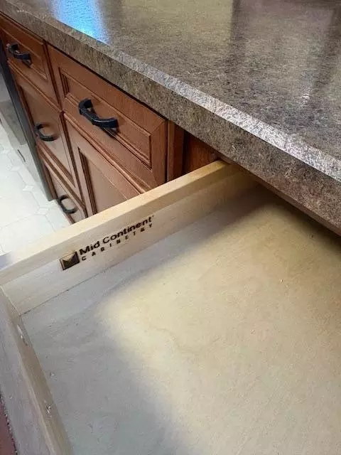 Kitchen - 407 Eichelberger Ave, Montevideo, MN 56265 photo 6 of 7