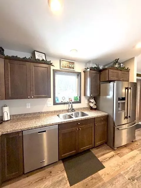 Kitchen - 50742 County Highway 53, Perham, MN 56573 photo 5 of 6