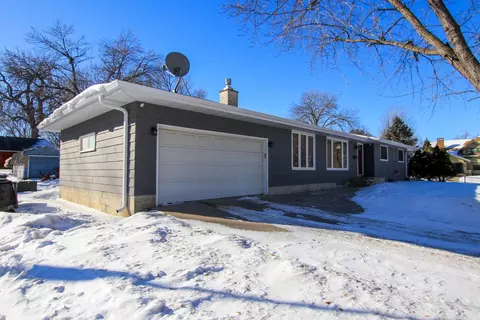 6 5th Ave NE, Hutchinson, MN 55350