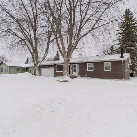 1118 Park Ln, Morris, MN 56267