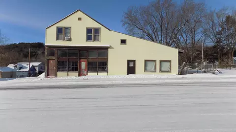 913 Gary St, Calumet, MN 55716