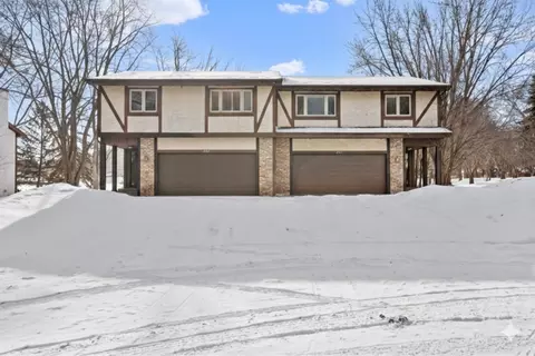 2765 21st St NW, New Brighton, MN 55112