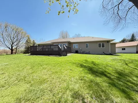 304 Lynsee Ln, Montevideo, MN 56265