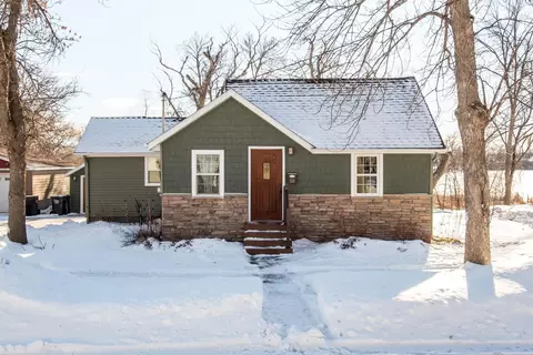 111 W 4th St, Morris, MN 56267