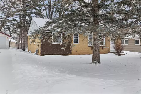 621 5th Ave S, Hopkins, MN 55343