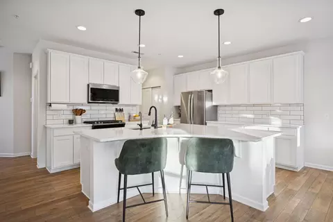 7150 Walnut Grove Ln N, Maple Grove, MN 55311