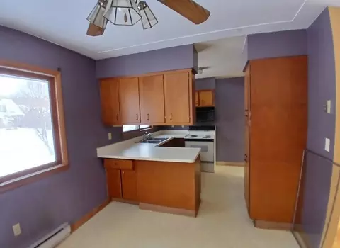 Kitchen - 204 Wadena St, Duluth, MN 55803 photo 3 of 3