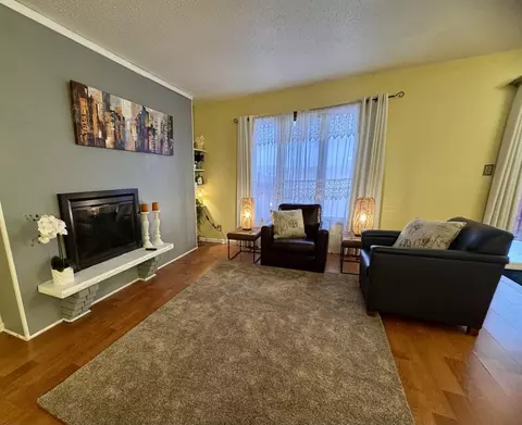 2002 Arkwright St, Maplewood, MN 55117