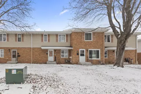 Exterior - 2002 Arkwright St, Maplewood, MN 55117 photo 1 of 8