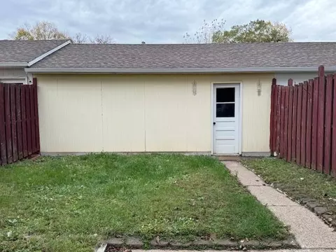 Exterior - 2002 Arkwright St, Maplewood, MN 55117 photo 8 of 8
