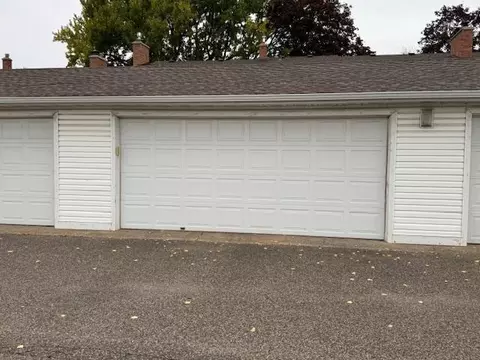 Exterior - 2002 Arkwright St, Maplewood, MN 55117 photo 5 of 8