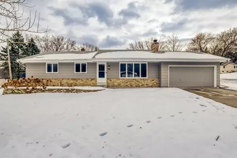 70 W Sandra Lee Dr, Saint Paul, MN 55119