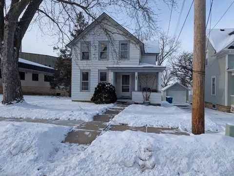 418 8th St, Red Wing, MN 55066
