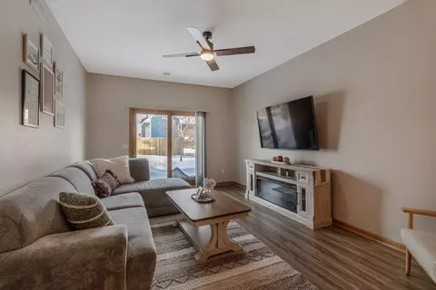 Living - 2056 Pratt Cir, Saint Peter, MN 56082 photo 1 of 4