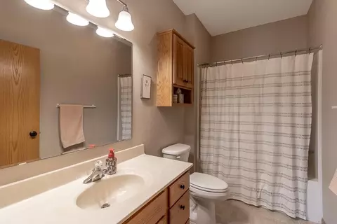Bath - 2056 Pratt Cir, Saint Peter, MN 56082 photo 3 of 3