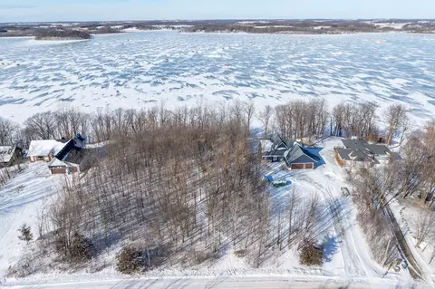 15 Nnn Camp Winona Trl, Faribault, MN 55021