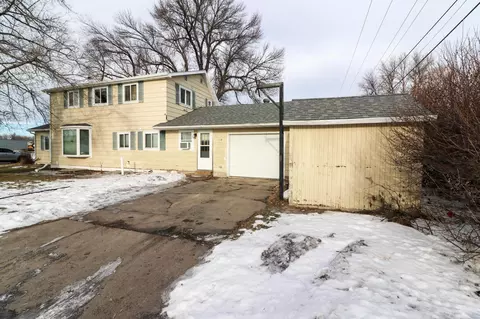 118 2nd Ave NE, Mayville, ND 58257