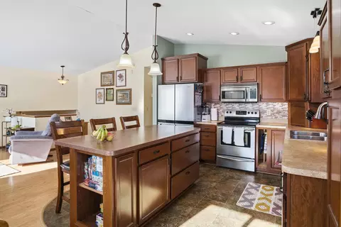 Kitchen - 2225 Old Post Rd, Independence, MN 55359 photo 5 of 6