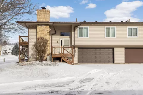 2329 Amberwood Dr, Woodbury, MN 55125