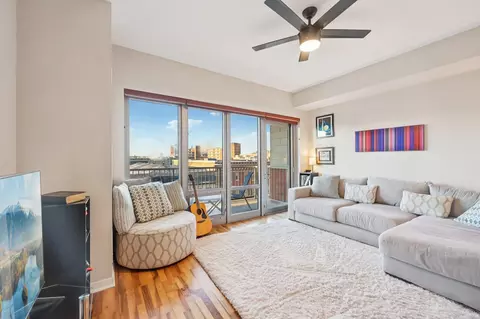 929 Portland Ave #410, Minneapolis, MN 55404