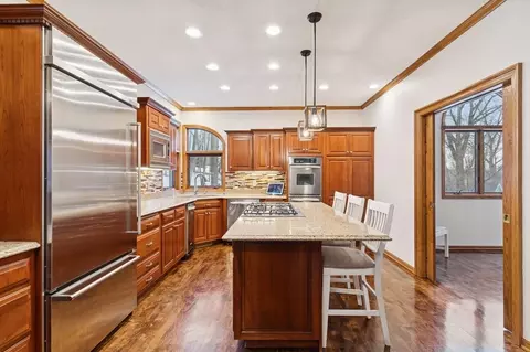 Kitchen - 26435 Noble Rd, Excelsior, MN 55331 photo 3 of 4