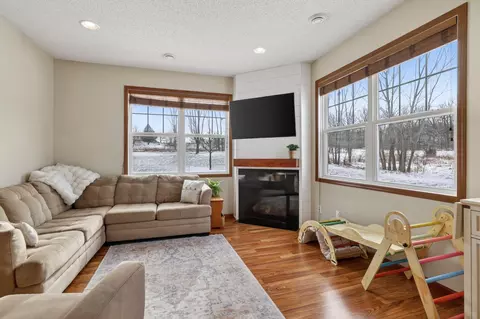 185 Bluejack Ln SE, Rochester, MN 55904