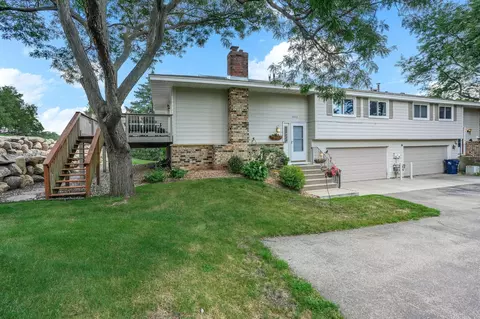 10213 Cavell Cir, Bloomington, MN 55438