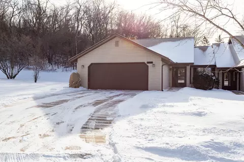 1757 Cobblestone Ct, Red Wing, MN 55066