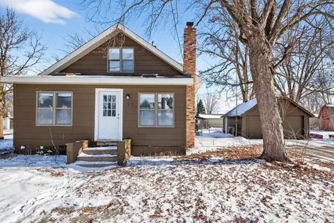 125 N Cedar St, Belle Plaine, MN 56011