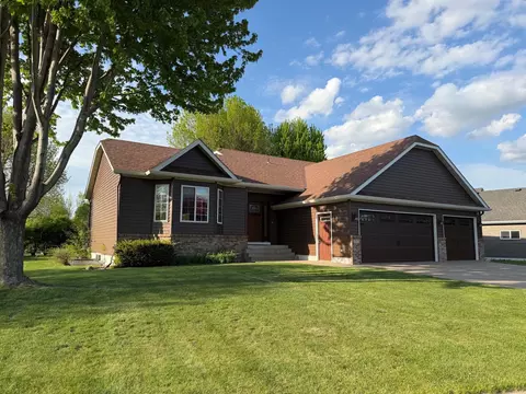 1917 7th St N, Sartell, MN 56377