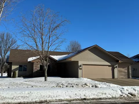 416 43rd Ave S, Saint Cloud, MN 56301