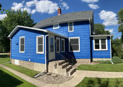 Exterior - 305 E 7th St, Morris, MN 56267 photo 6 of 7