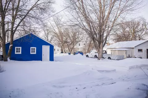 Exterior - 305 E 7th St, Morris, MN 56267 photo 3 of 7