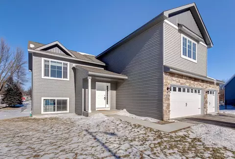 200 9th Ave Ct NW, Lonsdale, MN 55046