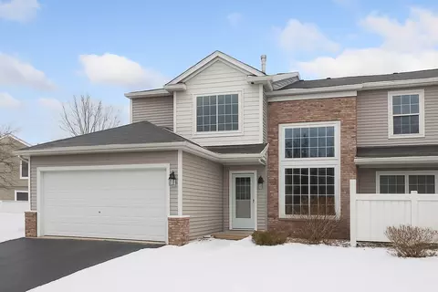 312 Wagon Wheel Ln, Chaska, MN 55318